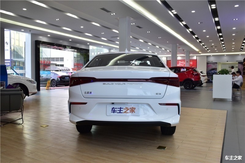 成都比亚迪e3降3.00万 最低仅售12.48万