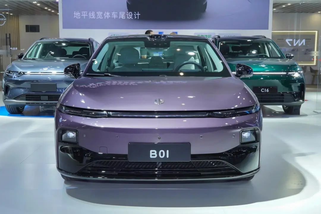 10.58万起！零跑B01预售，对标小鹏M03