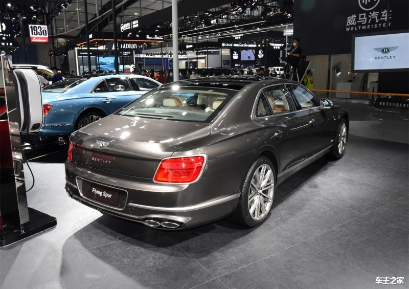 青白江飞驰插电混动最低253.00万起售 暂无优惠