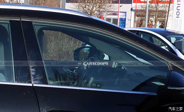 新款奥迪Q4 e-tron内饰谍照 内饰升级弧形双联屏 将于2026年首发