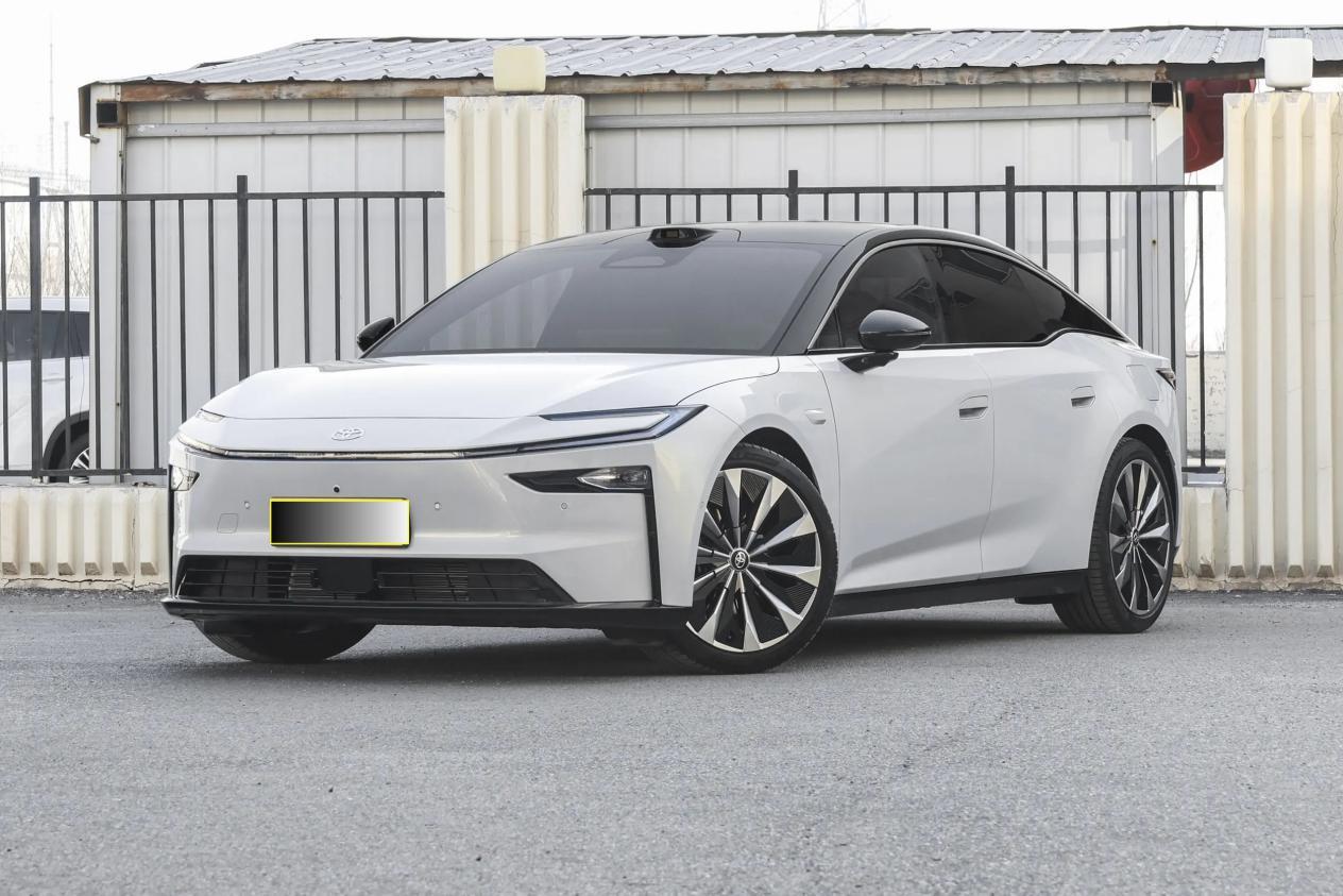 丰田内卷！激光雷达+鸿蒙座舱，配双腔空悬，抄底还做等等党