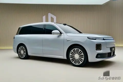 26万辆鸿沟!零跑逆袭卖59万,深蓝从并肩到被碾压,问题出在哪?