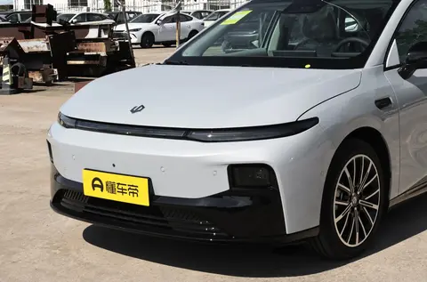 零跑B01试驾报告:10万级纯电家轿,续航稳定配置高,值得购买吗