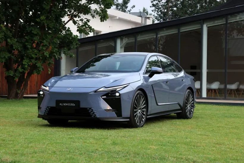 沃尔沃“触电”、雷克萨斯换代、捷豹路虎“抱大腿”，二线豪华花式求生