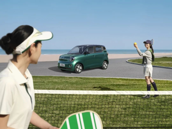 奶龙联名+四门四座，宏光MINIEV第五代升级点解读