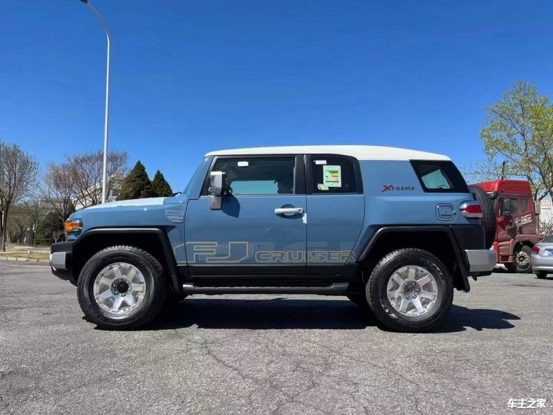 26款丰田FJ酷路泽中东版现车58万起售
